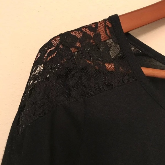 SOLD!!! AMERICAN EAGLE BLACK LACE TOP - Picture 3 of 4